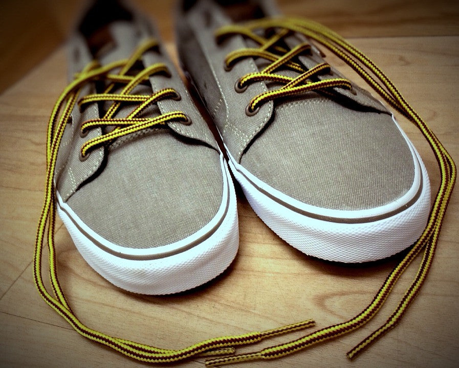 Vans discount yellow laces